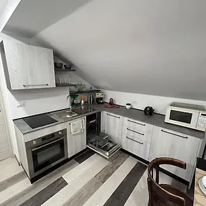  Appartamento Mansarda In Pieno Centro Italia